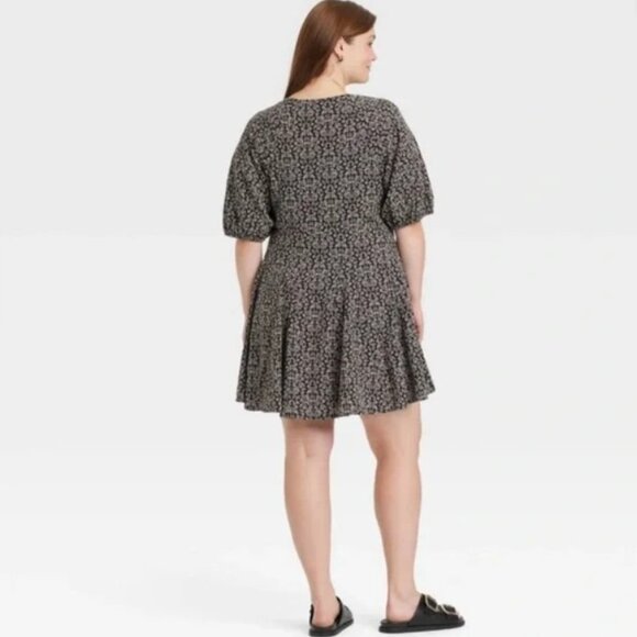 Universal Thread Black White Floral Mini Above Knee Elbow Sleeve Dress NWT 1X - Picture 2 of 3